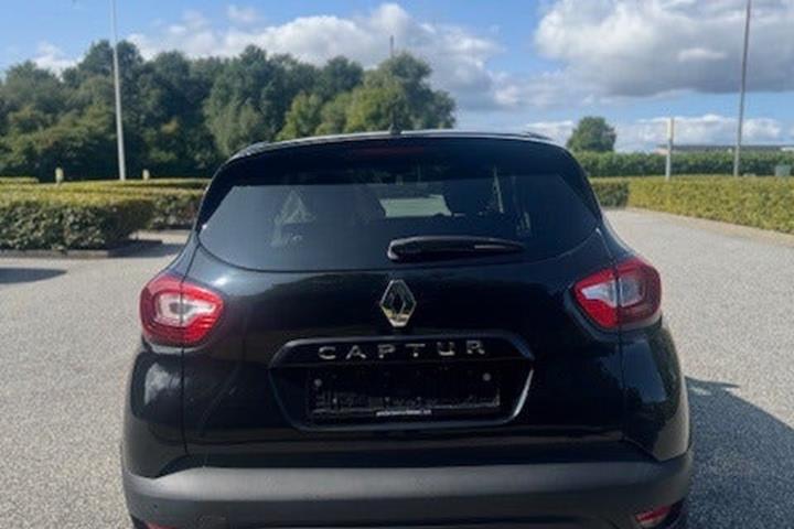 Sort Renault Captur fra 2017