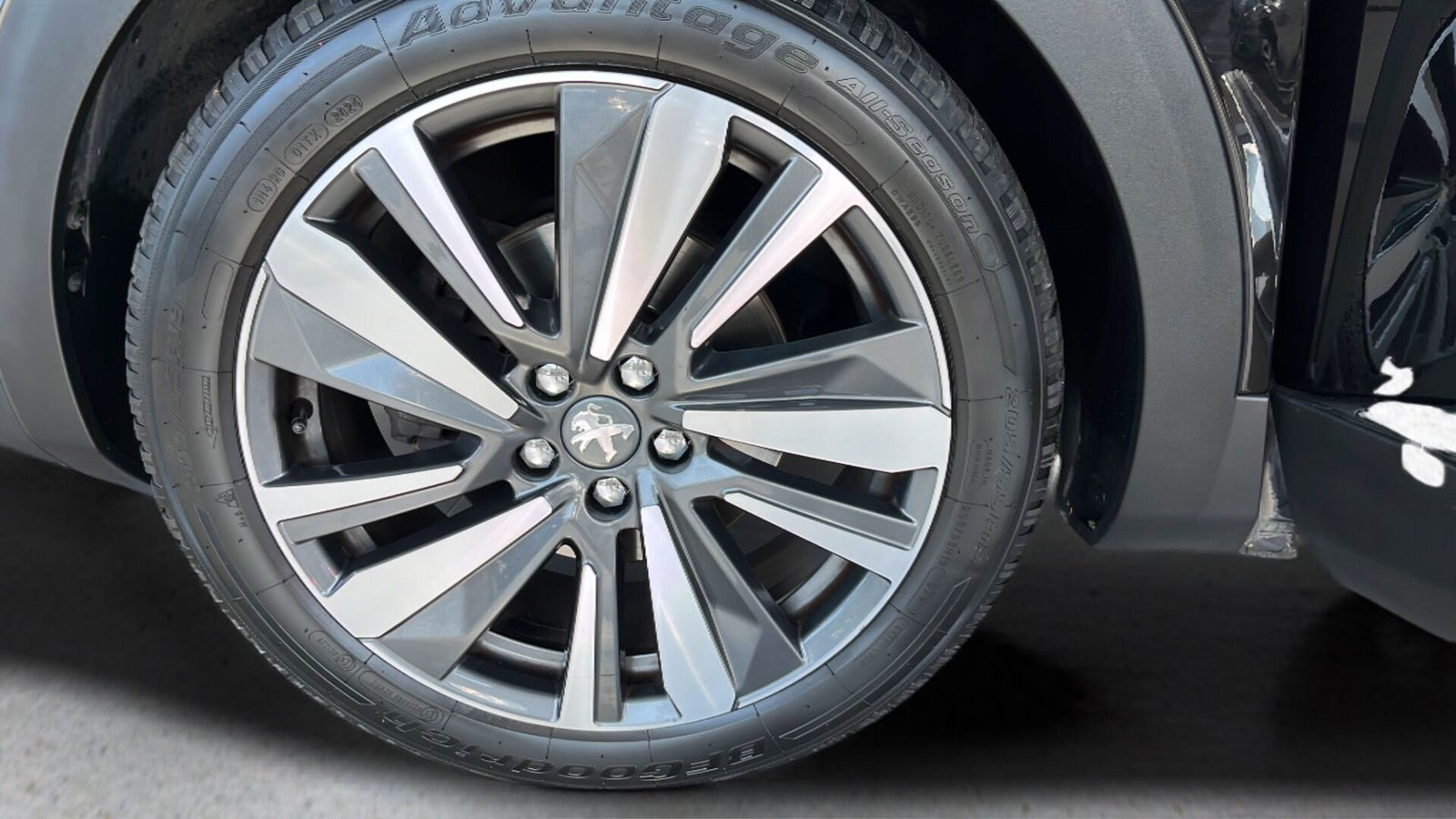 Sort Peugeot 5008 fra 2019