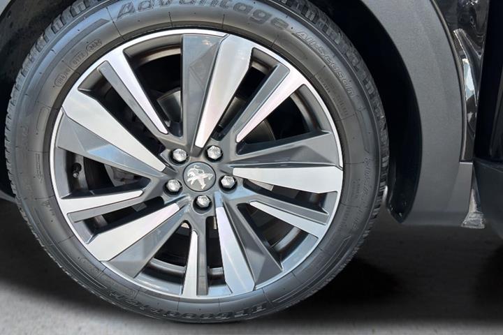 Sort Peugeot 5008 fra 2019
