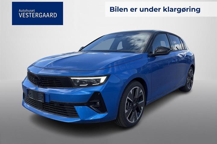 Blå Opel Astra-e fra 2024