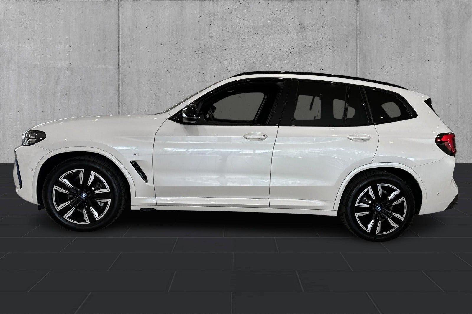 Hvid BMW iX3 fra 2024