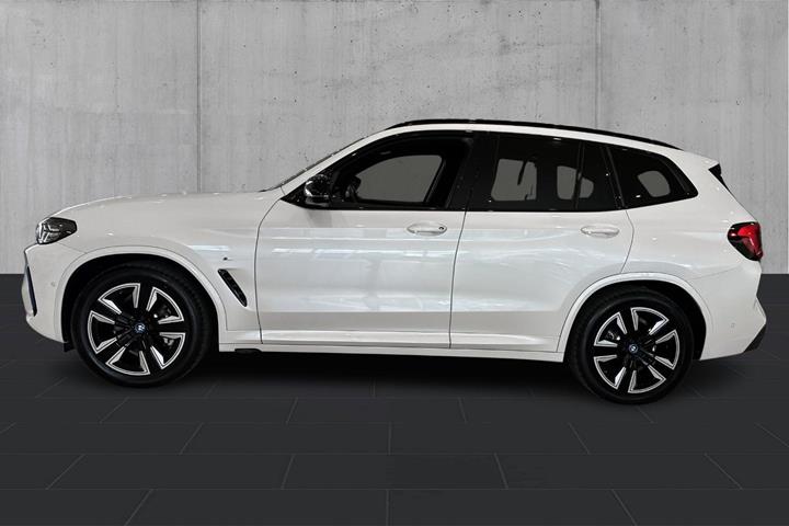 Hvid BMW iX3 fra 2024