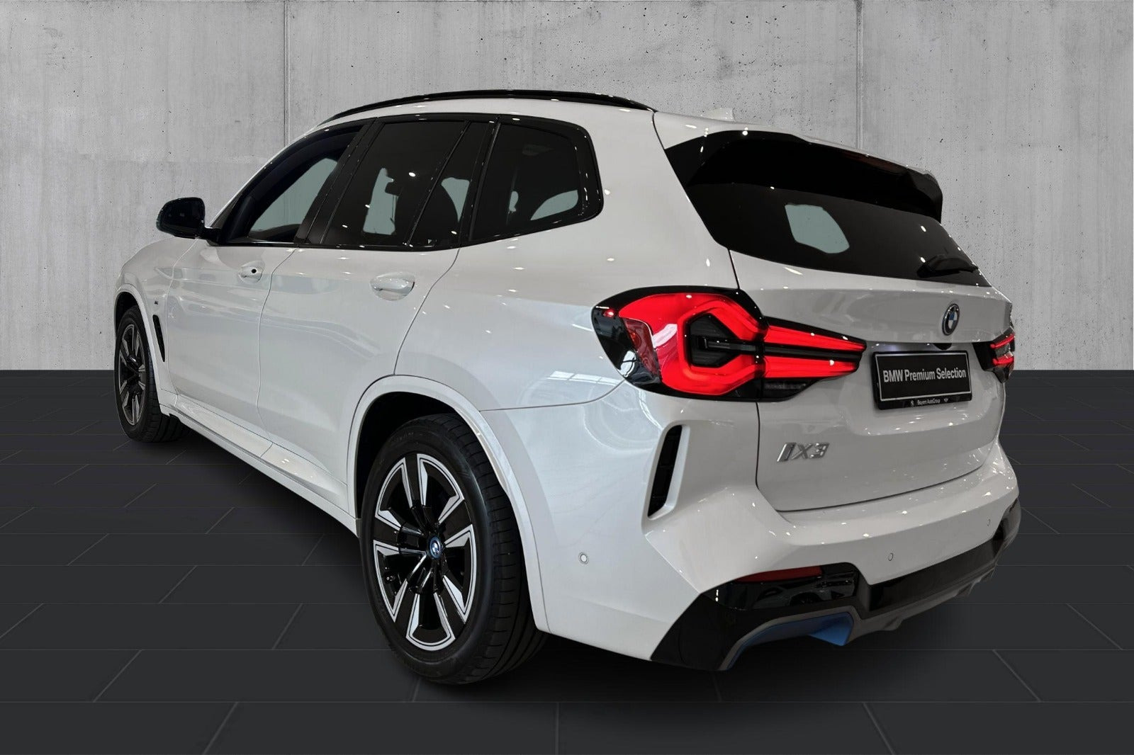 Hvid BMW iX3 fra 2024