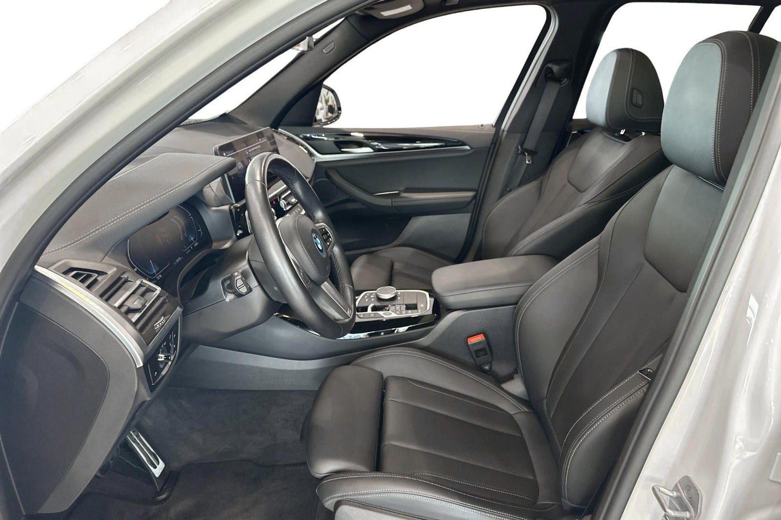 Hvid BMW iX3 fra 2024