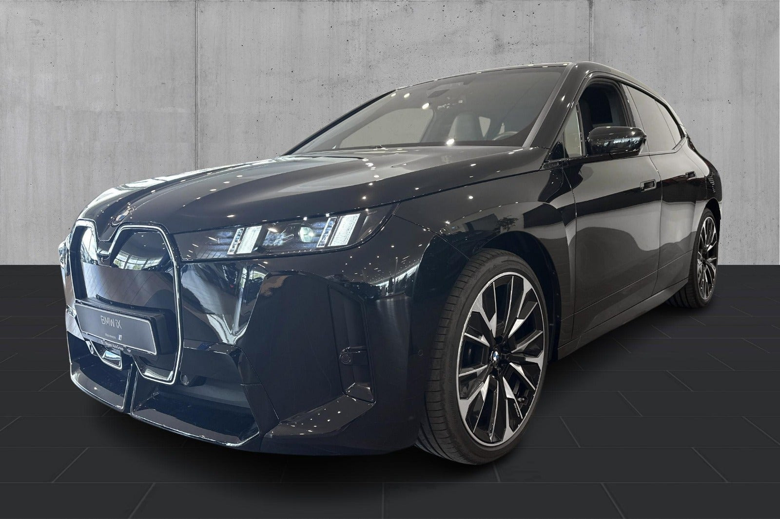 BMW iX xDrive60 Fully Charged