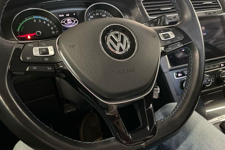 Sort VW e-Golf VII fra 2020