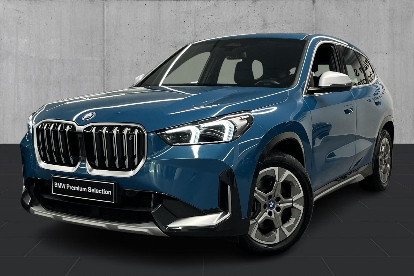 BMW iX1 xDrive30 X-Line