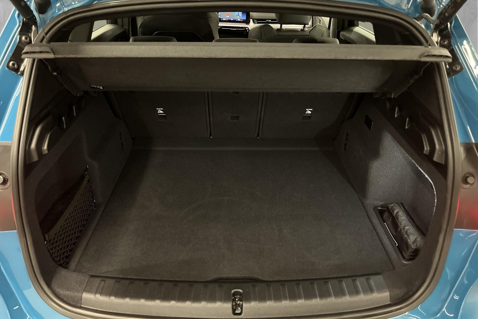 Blå BMW iX1 fra 2023