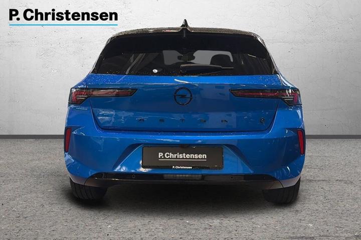 Blå Opel Astra-e fra 2024