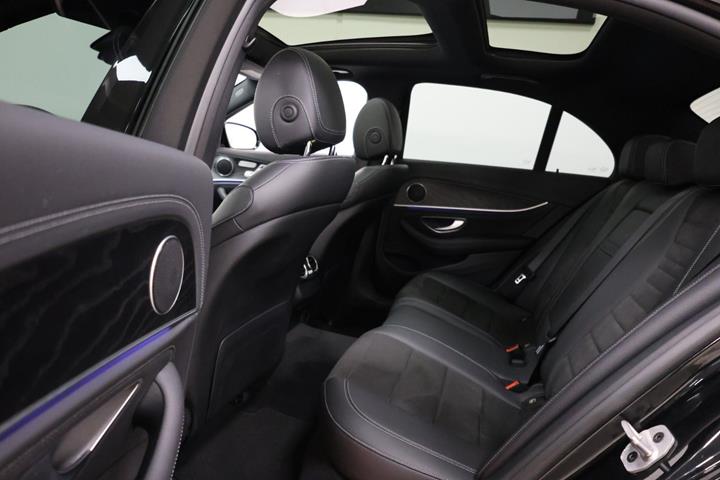 Sort Mercedes E300 de fra 2019