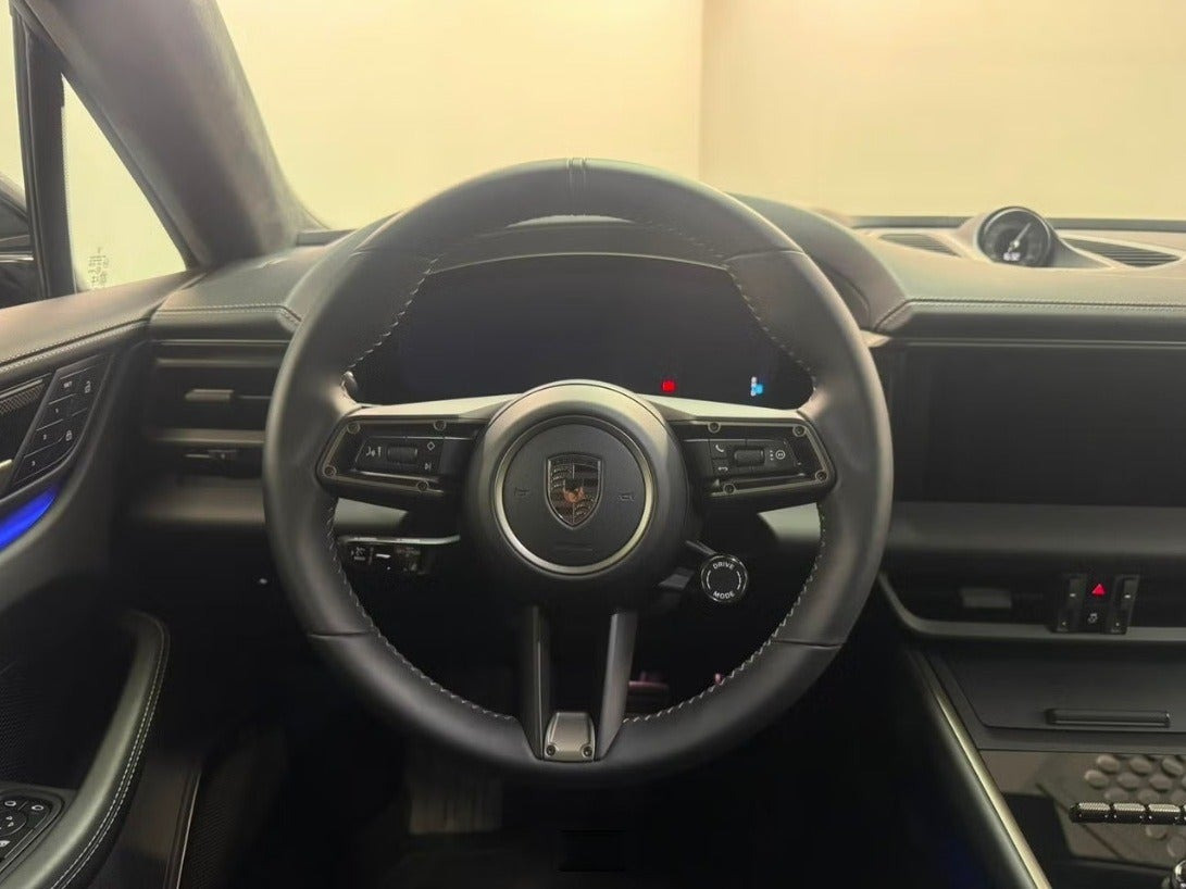 Lilla Porsche Macan Turbo fra 2025