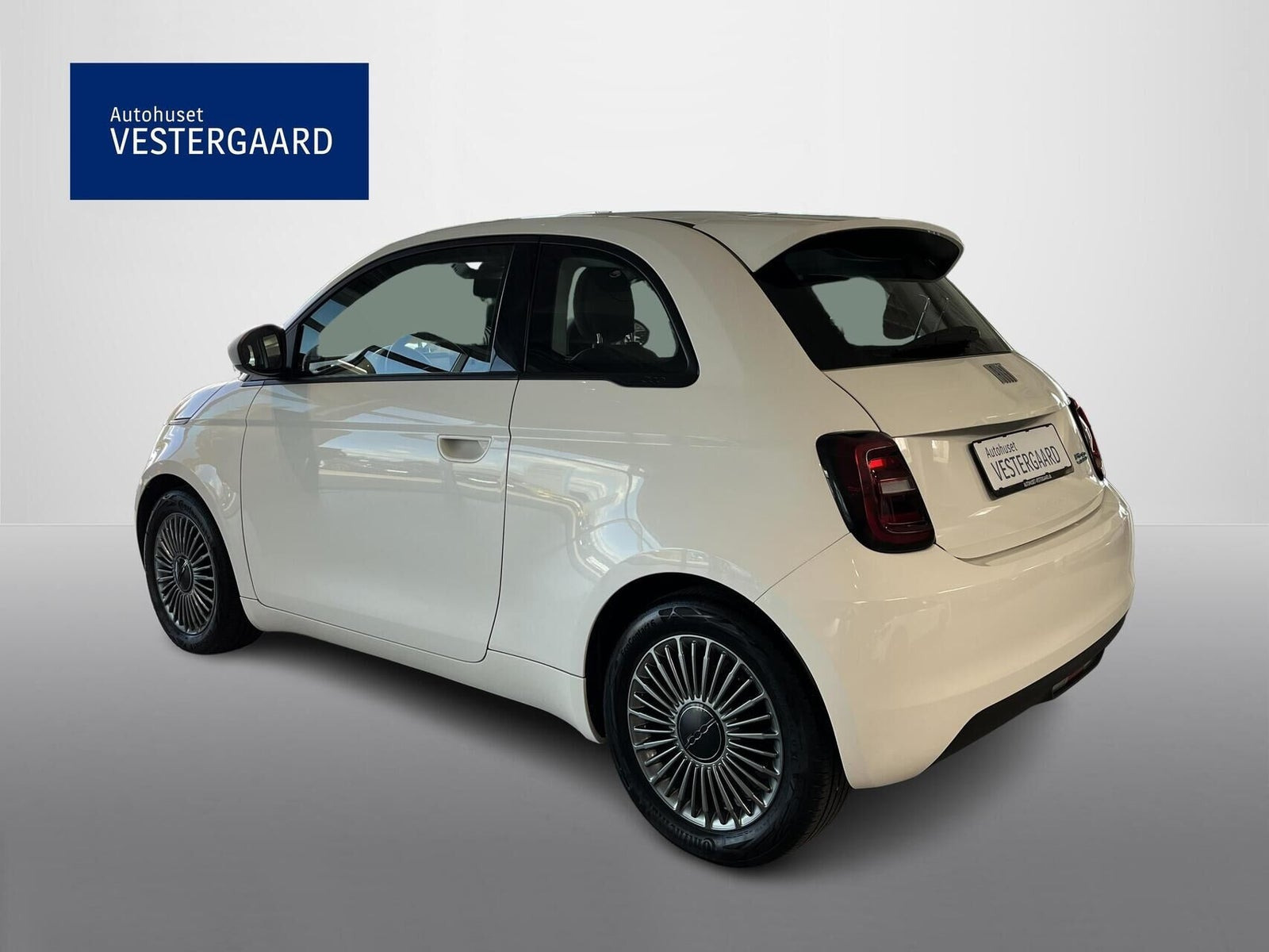 Hvid Fiat 500e fra 2022
