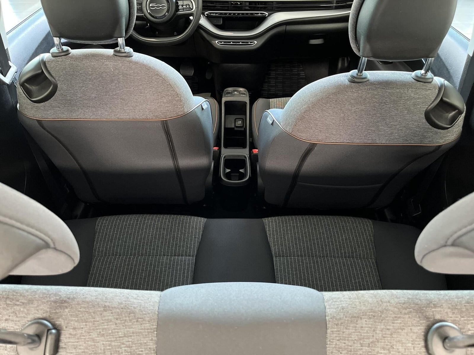 Hvid Fiat 500e fra 2022