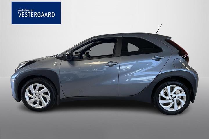 Grå Toyota Aygo X fra 2024