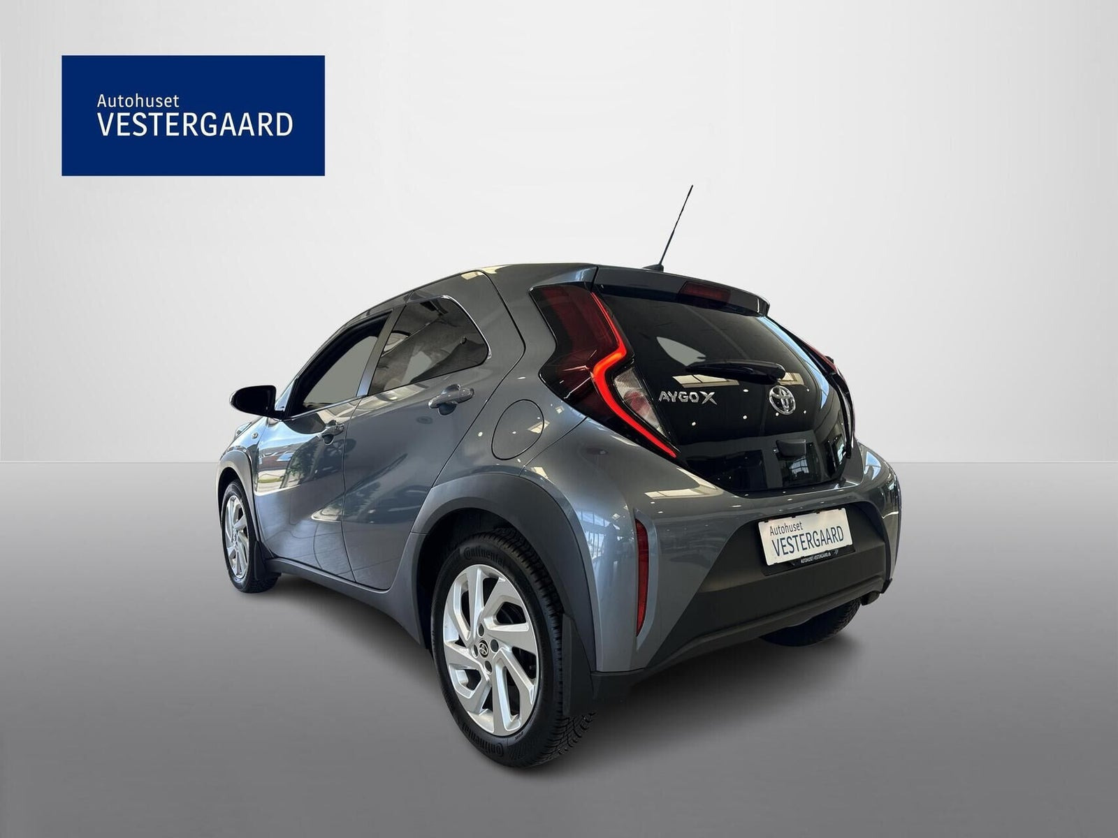 Grå Toyota Aygo X fra 2024