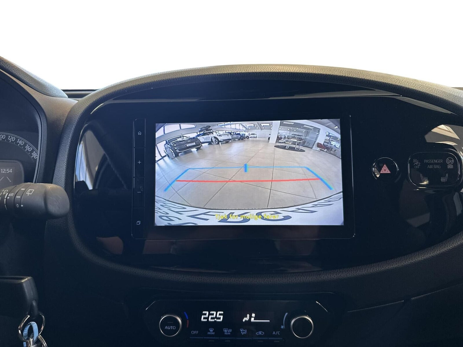 Grå Toyota Aygo X fra 2024