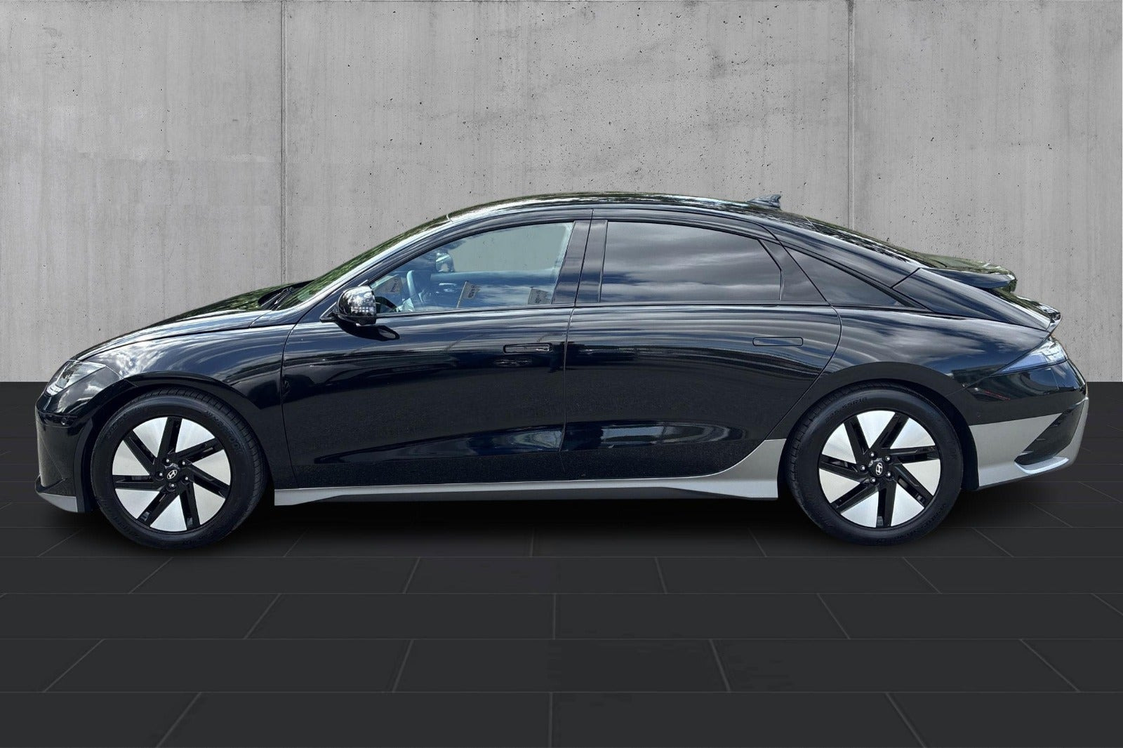Sort Hyundai Ioniq 6 fra 2023
