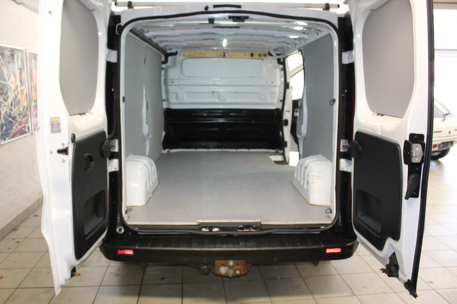 Hvid Renault Trafic T29 fra 2019