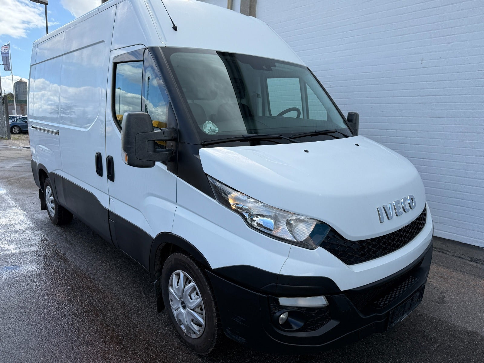 Hvid Iveco Daily fra 2015