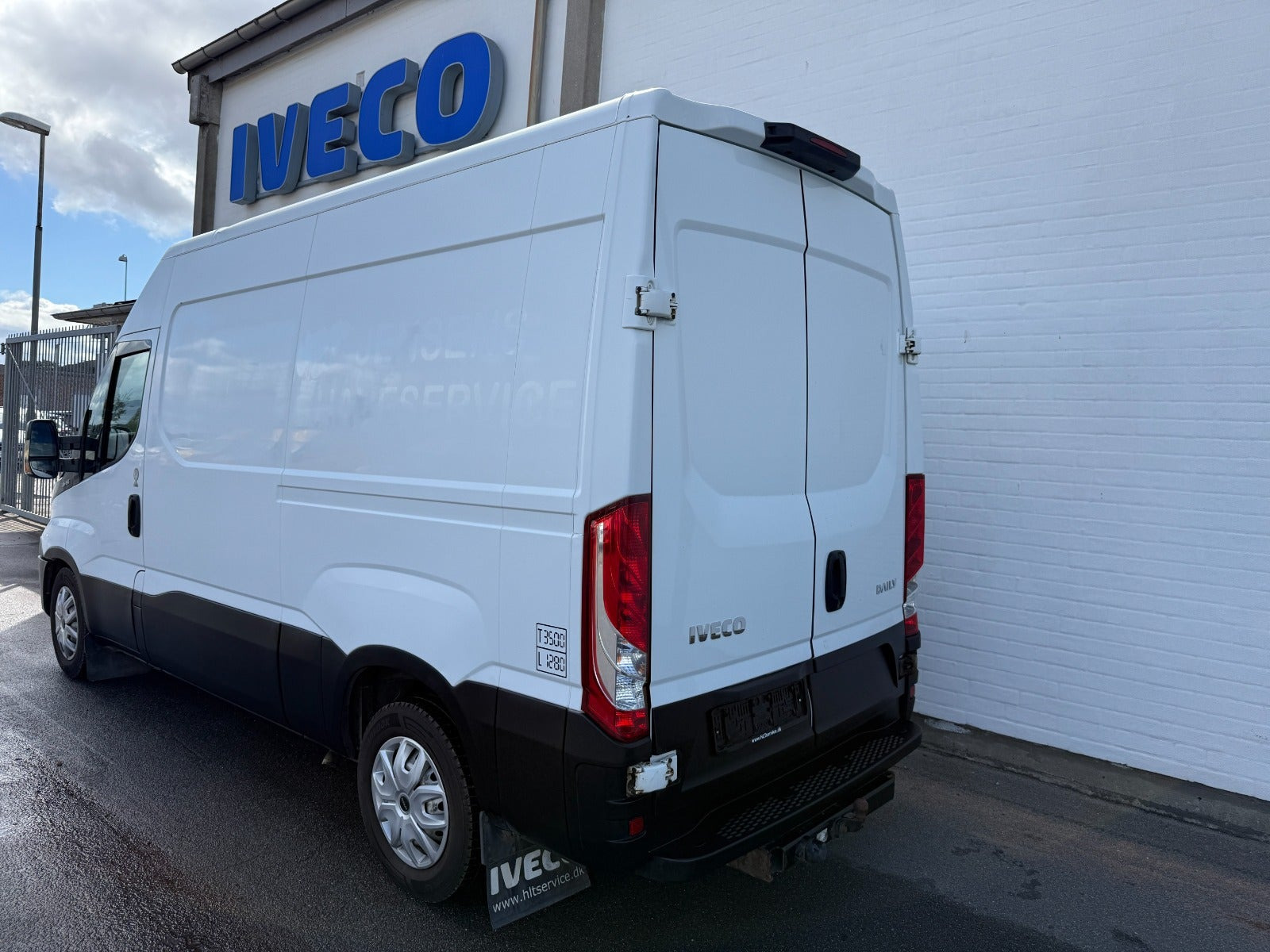Hvid Iveco Daily fra 2015