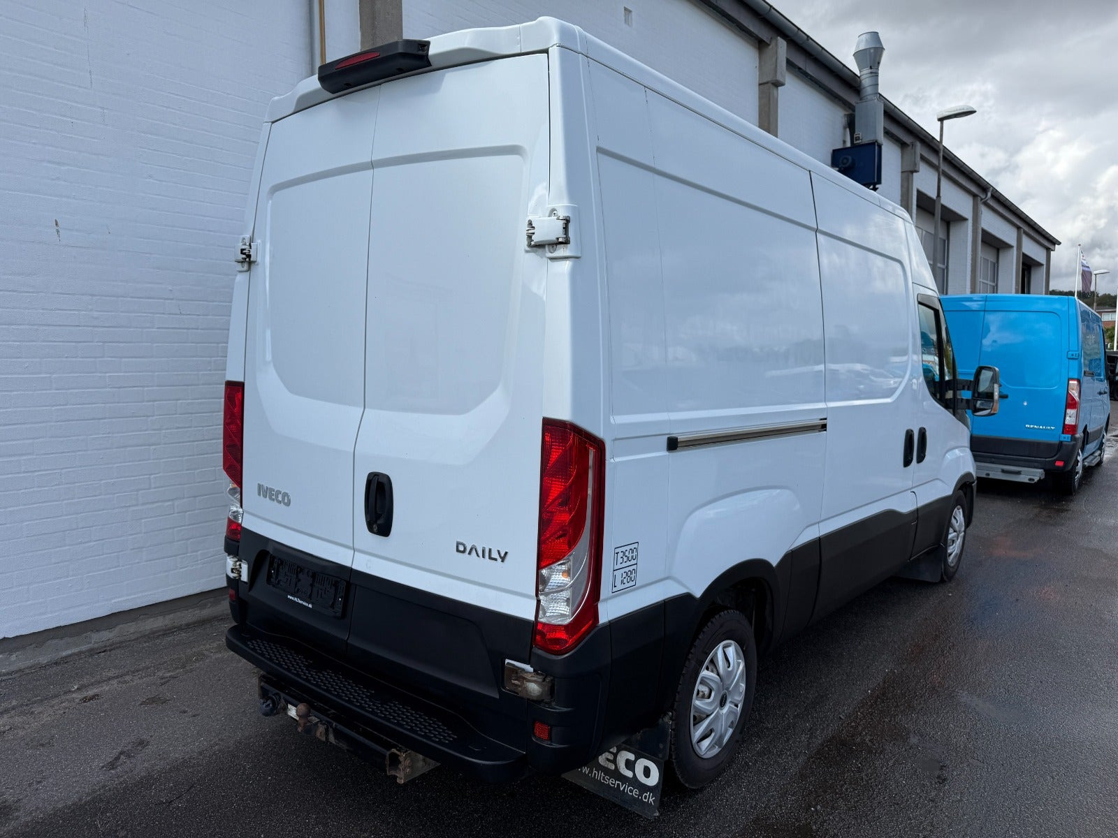 Hvid Iveco Daily fra 2015