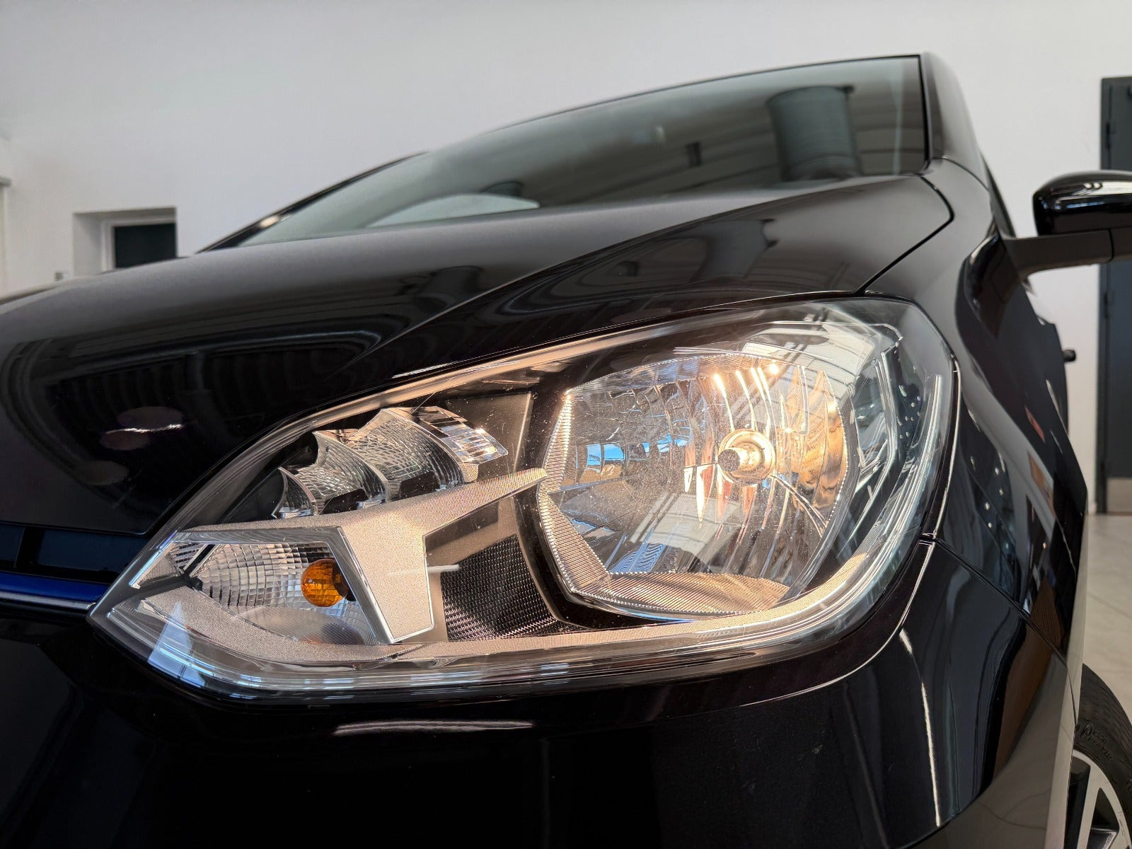 Sort VW E-UP! fra 2023