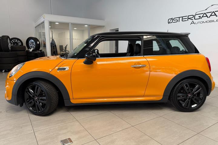 Orange Mini Cooper fra 2015