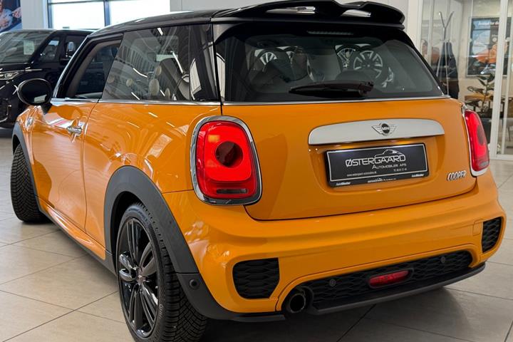 Orange Mini Cooper fra 2015