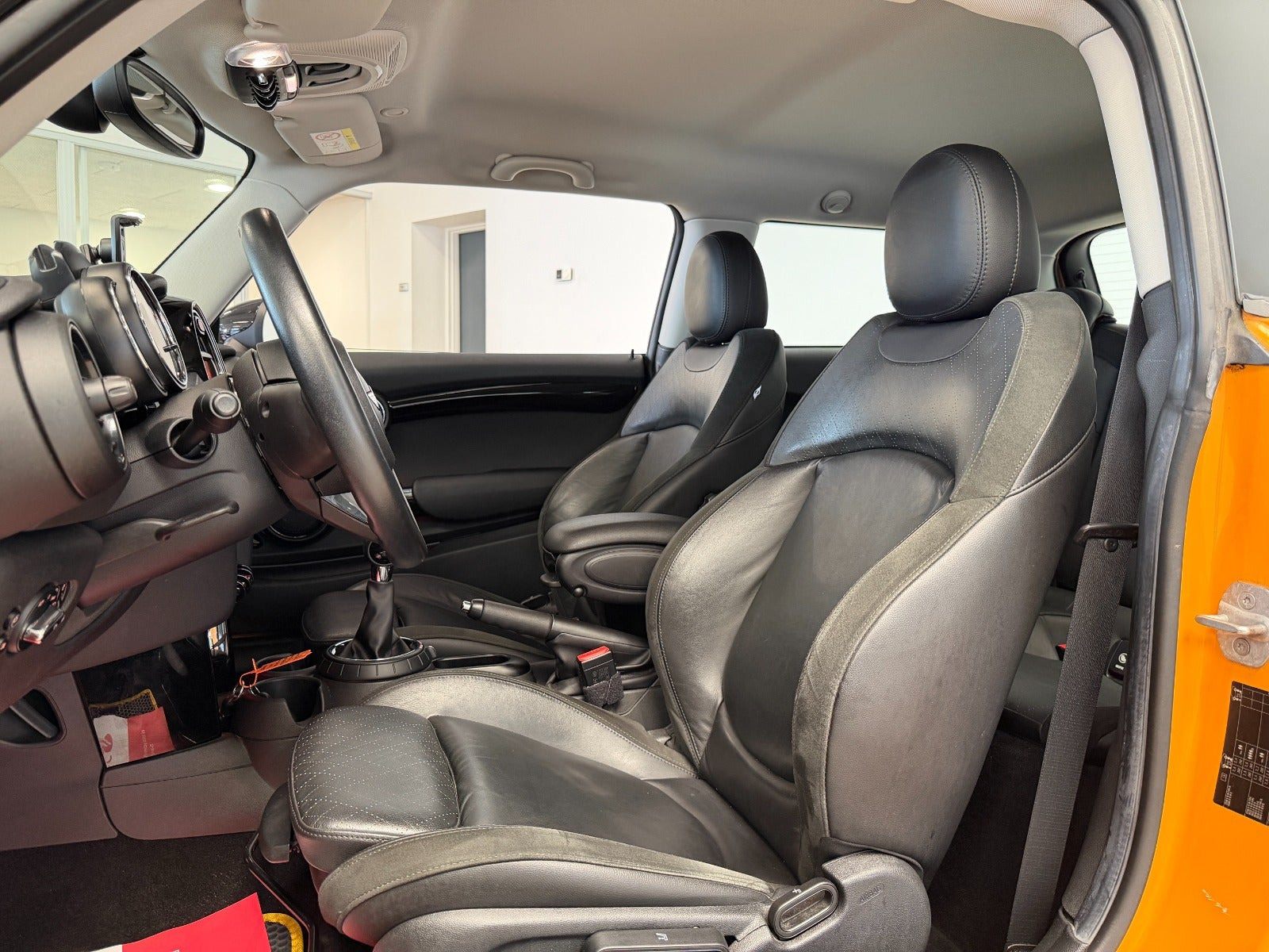 Orange Mini Cooper fra 2015