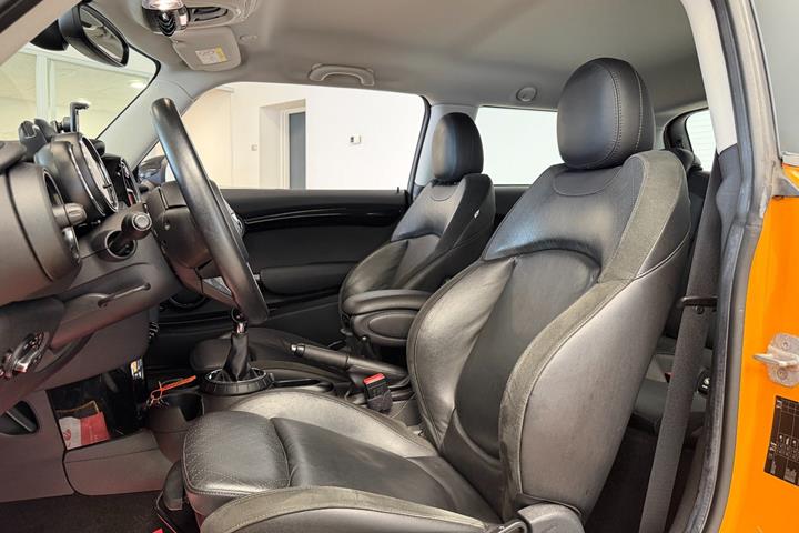 Orange Mini Cooper fra 2015