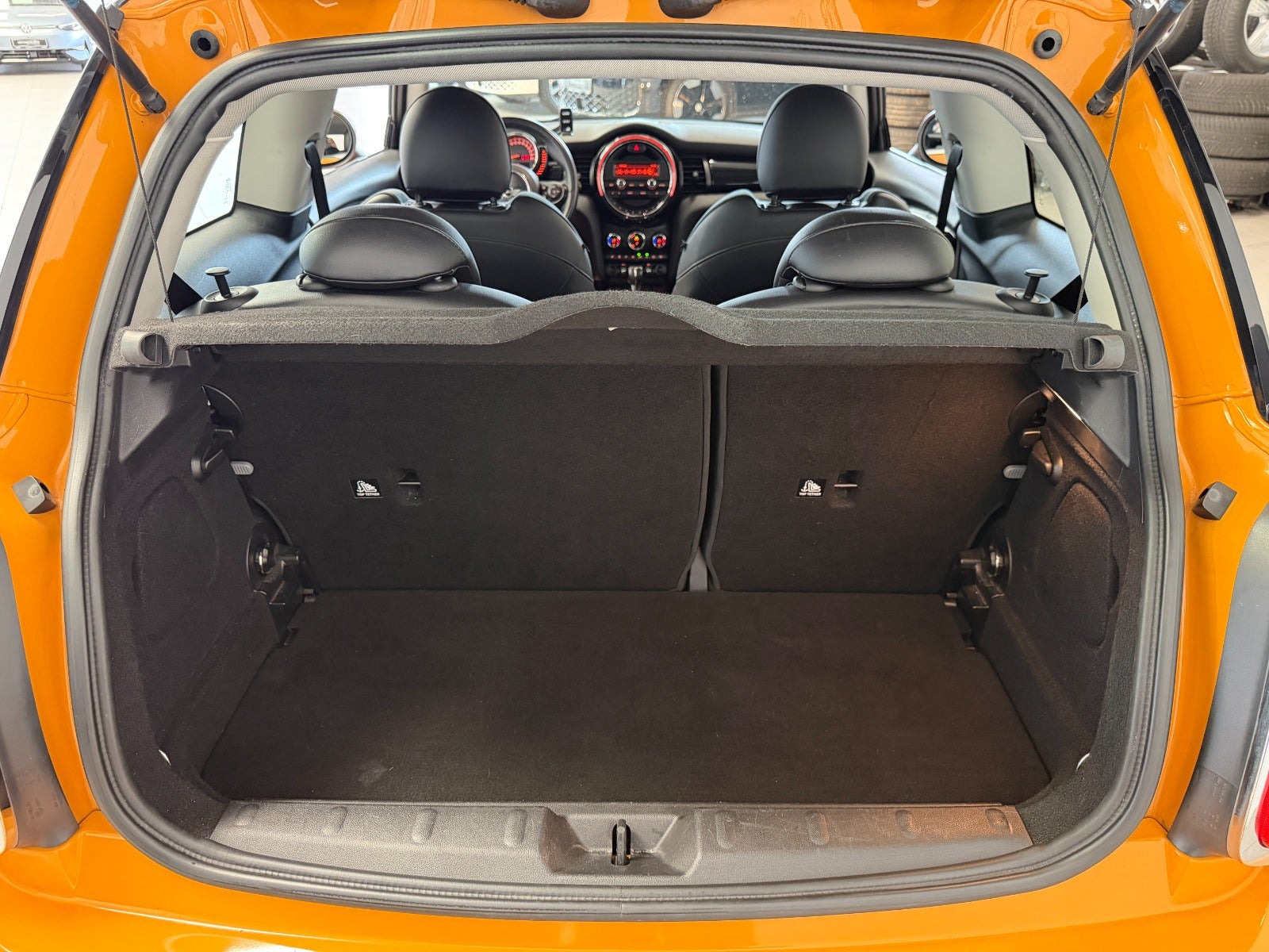 Orange Mini Cooper fra 2015