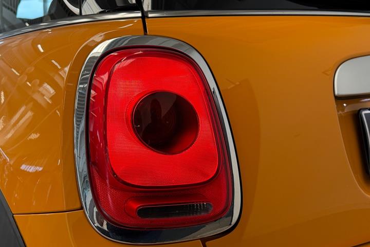 Orange Mini Cooper fra 2015