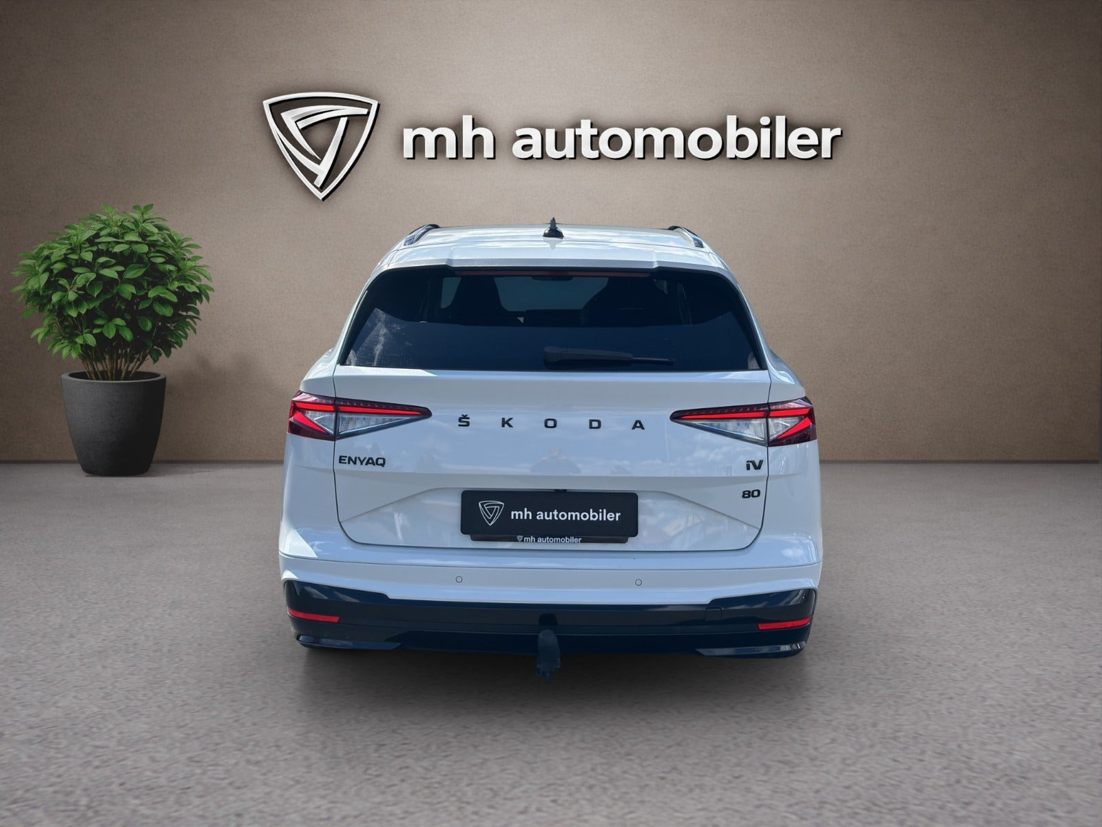 Hvid Skoda Enyaq fra 2023
