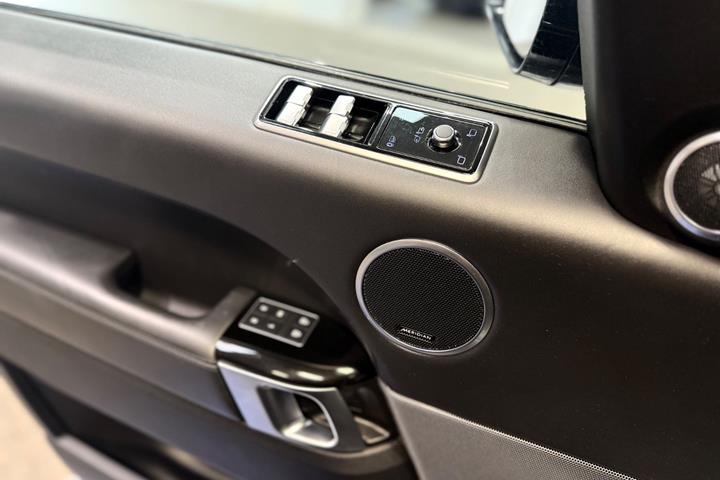 Grå Land Rover Range Rover sport fra 2021