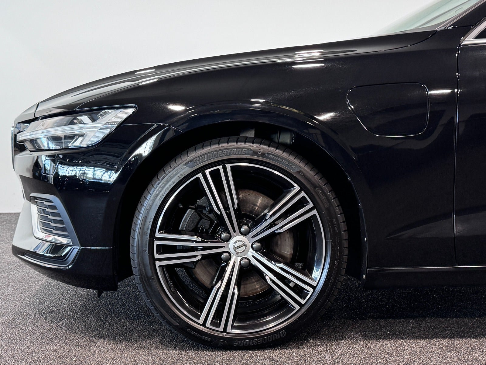 Sort Volvo V60 fra 2022