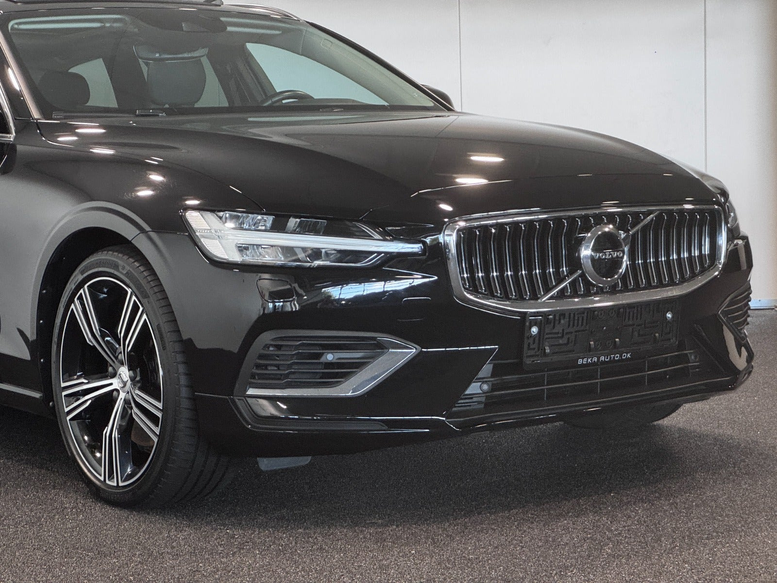 Sort Volvo V60 fra 2022