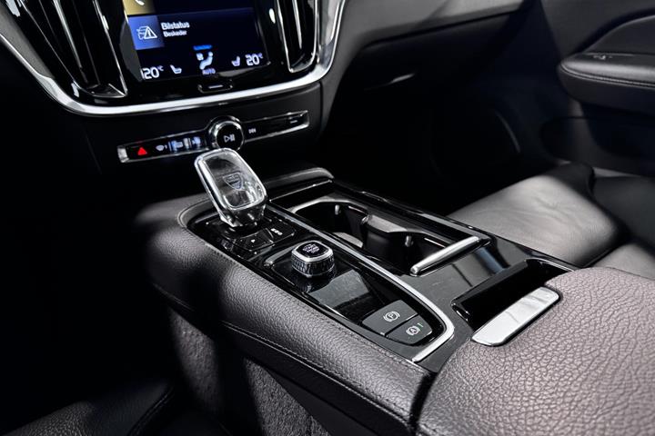 Sort Volvo V60 fra 2022