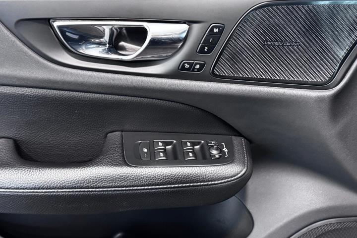 Sort Volvo V60 fra 2022