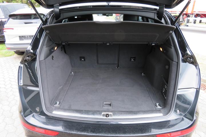 Sort Audi Q5 fra 2016