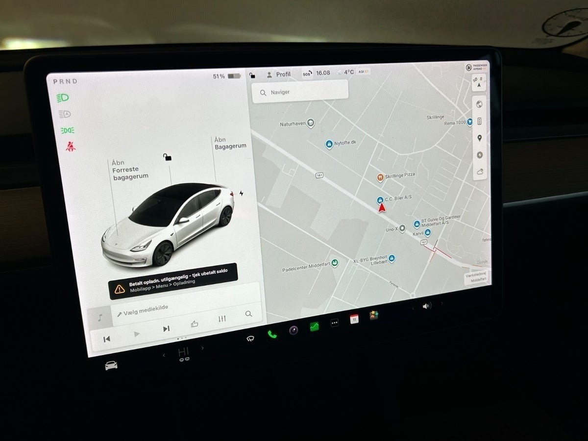 Hvid Tesla Model 3 fra 2022
