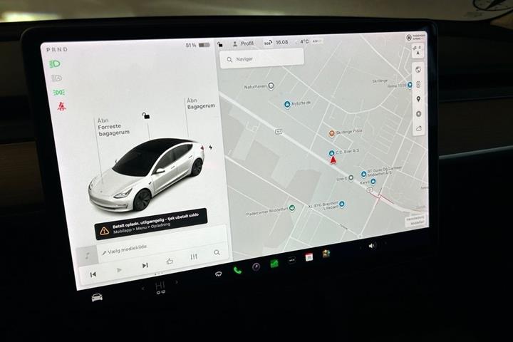 Hvid Tesla Model 3 fra 2022