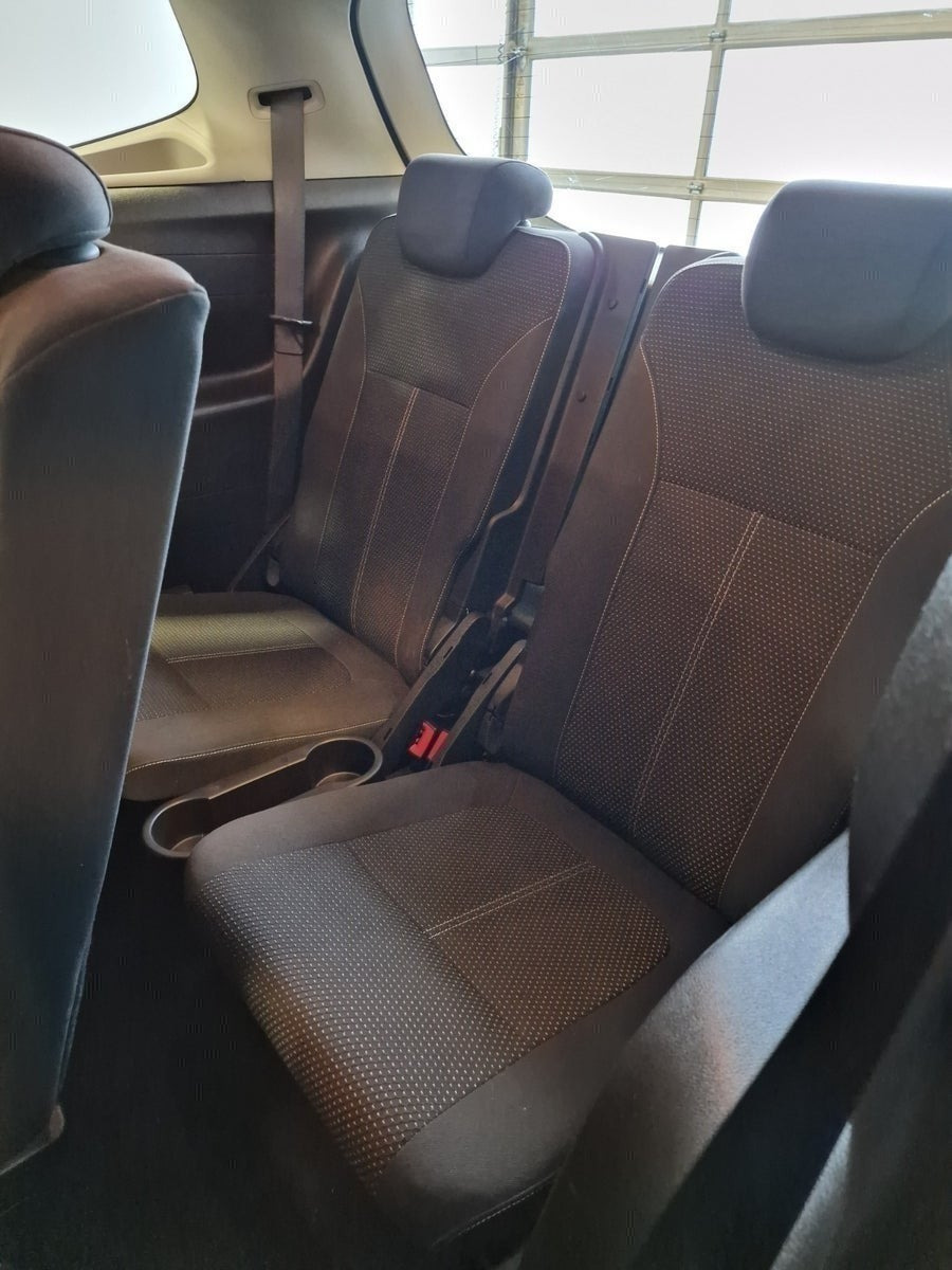 Sort Opel Zafira Tourer fra 2017