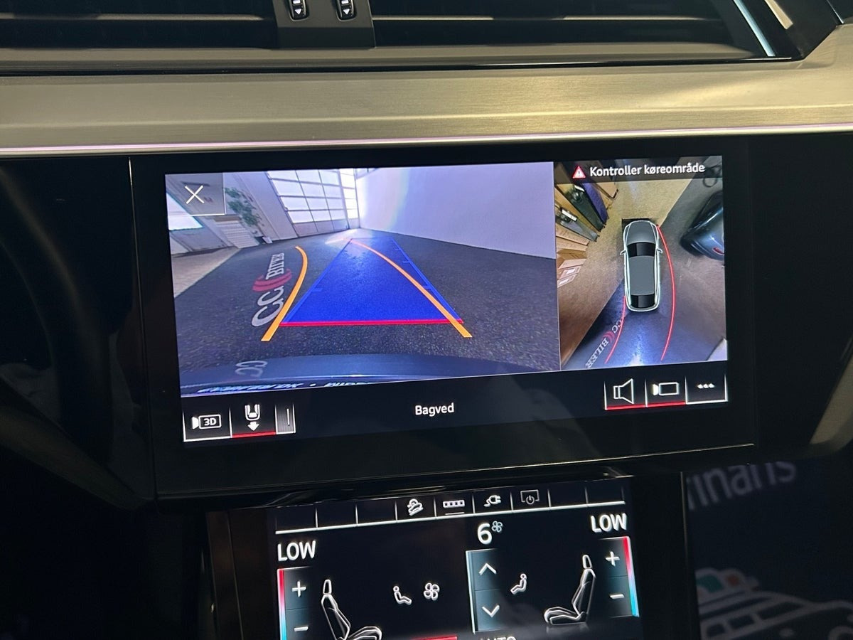 Grå Audi e-tron fra 2023