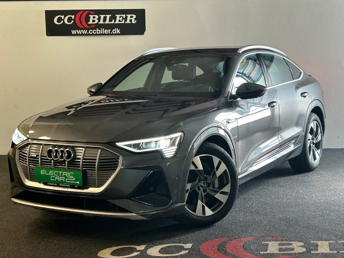 Grå Audi e-tron fra 2023