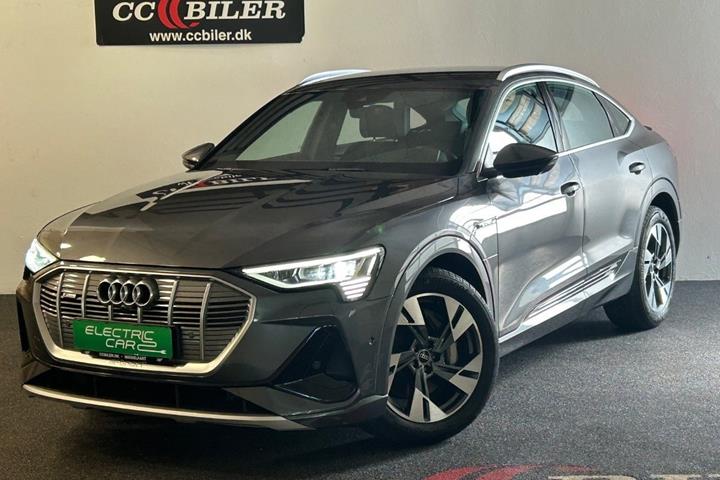 Grå Audi e-tron fra 2023