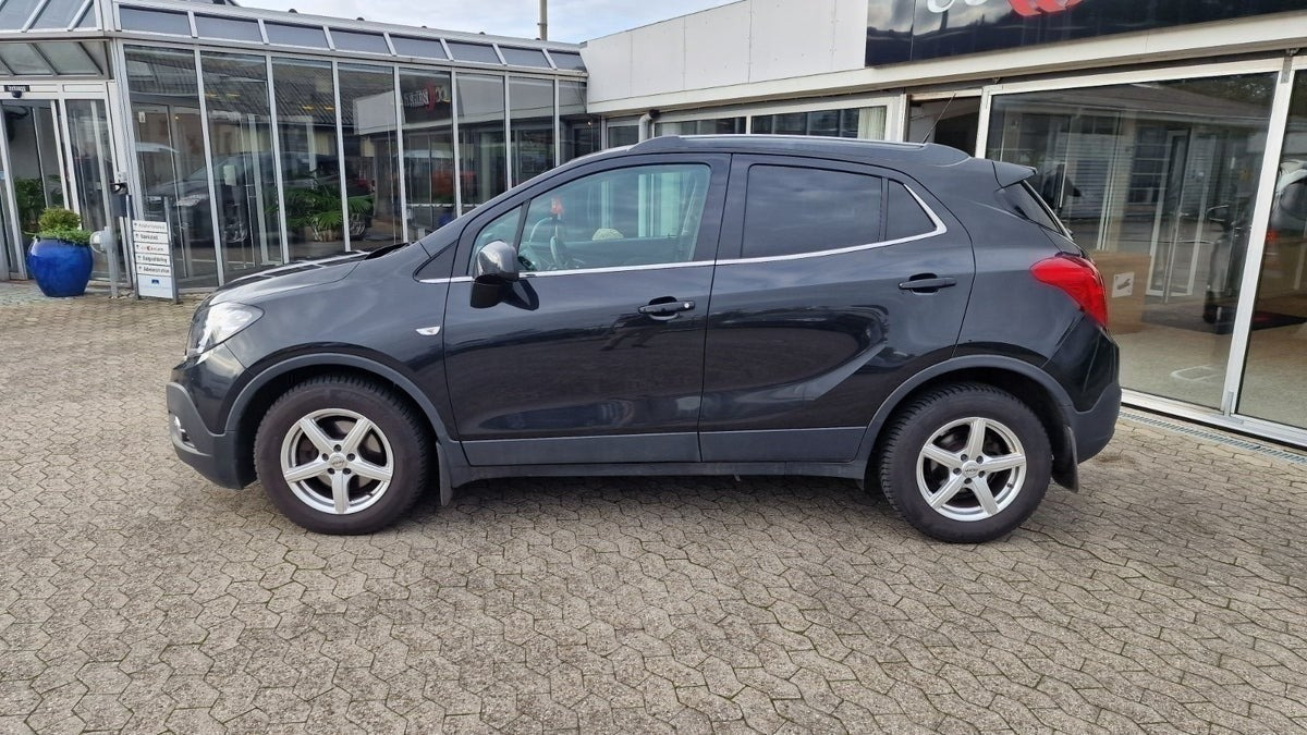 Sort Opel Mokka fra 2015