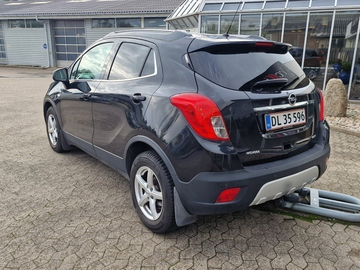 Sort Opel Mokka fra 2015