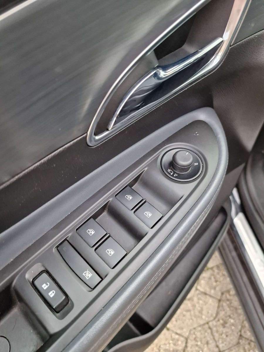 Sort Opel Mokka fra 2015