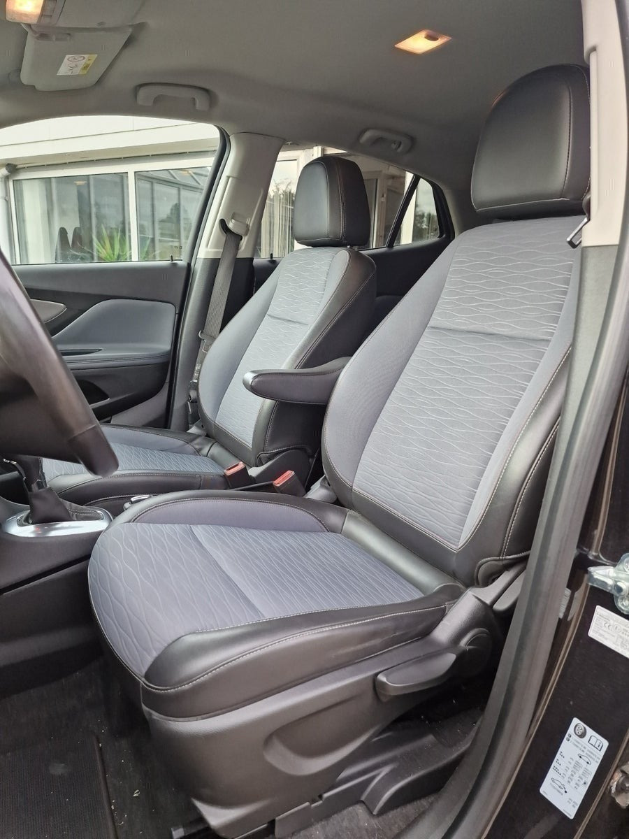 Sort Opel Mokka fra 2015
