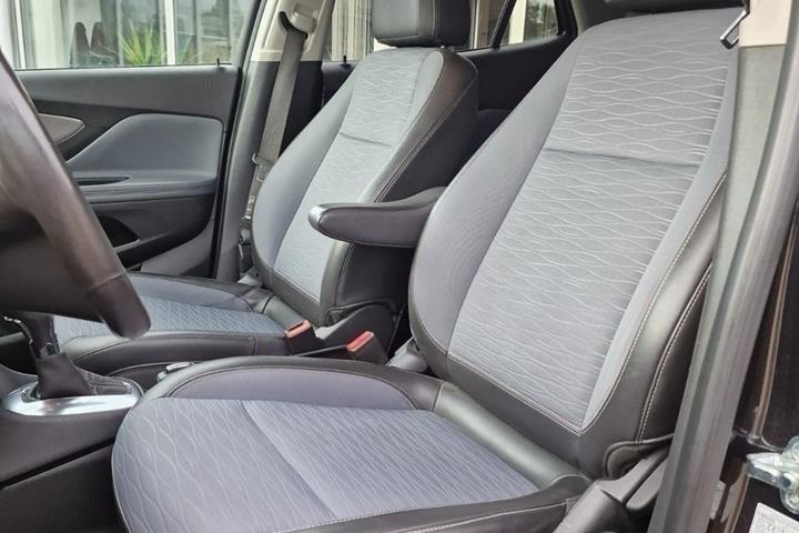 Sort Opel Mokka fra 2015